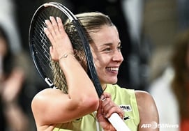 "明日はまた何を着ようかな？「無名の女性美女選手、'協賛0件'でフランスオープン決勝へ→世界中が熱狂」 「宿泊だけかろうじて確保して…」"