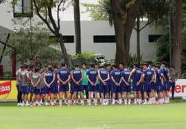 [Foto] El equipo de Hong Myung-bo, con determinación de victoria ante un gigante