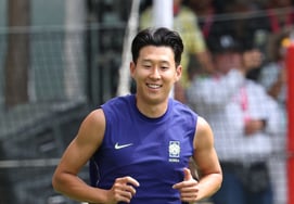 [Photo] Son Heung-min, the captain's golden sprint