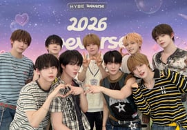 Nine, tearing up their debut at the first 'Weverse Con'.. Sweeping the festival with the refreshing taste