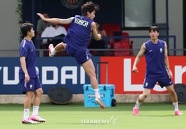 [Foto] Lee Han-beom abre la boca ante la altura de Seol Young-woo