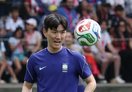 [Foto] Hwang In-beom: 'Control de balón estable'