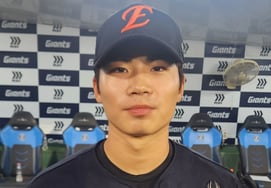 "La elección de Hanwha con visión a 10 años: la prueba más dolorosa, 'de un promedio de bateo de 0.167 a 4 hits en su debut', Oh Jae-won se ha vuelto más fuerte"