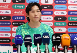 [フォト] キム・スンギュ「無失点戦略で行きます」'