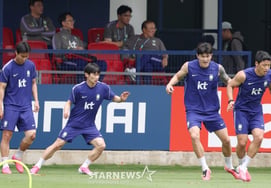 [Photo] Hwang Hee-chan: "Coach Park Hang-seo is watching"