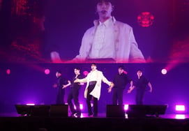 金明洙在东京举行首场粉丝演唱会"真的很幸福的时间"