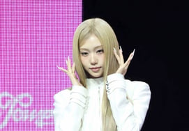 IZNA Choi Jung-eun 'Overwhelming Beauty' [★Photo]