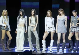 IZNA's 'Explosive Charisma' [★Photo]