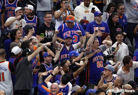 Absolutely crazy: "Court-side seats go for 100 million won, the cheapest tickets are 0.1 billion won." New York Finals ticket prices surpass monthly rent... even Trump plans to attend in person