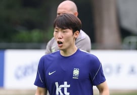 [Photo] Kang Sang-yoon, the "Majesty of the National Team Training Partner"