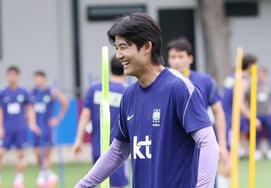 [Photo] Seol Young-woo 'Even a smile is off-limits'