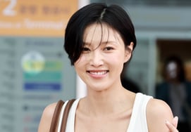 MAMAMOO's Hwasa 'Perfectly Pulling Off Sleeveless Dresses' [★Photos]