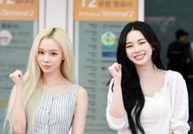aespa Winter and Karina: 'World Cup Korea Fighting!' [★Photo]