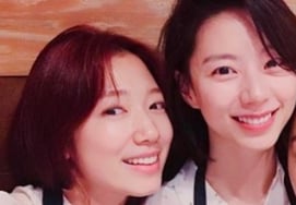 La amistad de 13 años entre Park Shin-hye y Park Soo-jin: también viajaron juntas a un viaje prenatal con sus esposos [Star Issue]