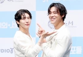 Jung Taek-woon and Choi Jae-rim, a combination you can only see in musicals [★Photo]