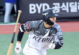 "El jonrón de tres carreras de Lee Jae-hyun no sirvió de nada": Samsung cae en una racha de tres derrotas consecutivas → KT logra dos victorias seguidas y alcanza la serie ganadora [Resumen del campo en Suwon]
