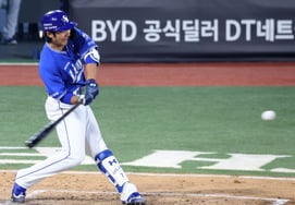 [Photo] 'It was a chance to come from behind' — Lee Jae-hyun, the hero of the three-run home run in the chase