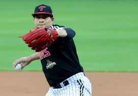 'LG Championship Hero → Released in Pain' Chirinos Declares Comeback in Hometown Venezuela, Aiming for October Return