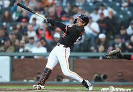 [Breaking News] Lee Jung-hoo did it again! 18 consecutive games with a hit, '160km/h bullet hit' — Korean MLB player sets new record