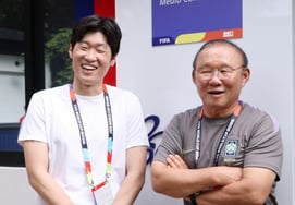 'Legend of Korean Football' Park Ji-sung visits Hong Myung-bo's training camp: "They'll do well... They'll bring the desired results" [From Guadalajara]