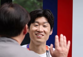 [Photo] Park Ji-sung 'Hahoe Mask Smile'
