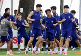 [Chụp ảnh] Kim Min Jae: 'Người nhẹ nhàng hơn ở vùng cao nguyên''