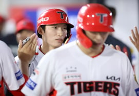 '2 OUT, 2 IN': KIA finally changes its starting lineup for today's (11th) game against Hanwha [Daejeon field]