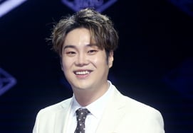Yoo Jae Hwan phủ nhận cáo buộc cưỡng hiếp Yoo Jae Hwan vì rối loạn hoảng loạn trong cuộc sốngHình phạt truy tố 1 năm tù. [Star Issue]