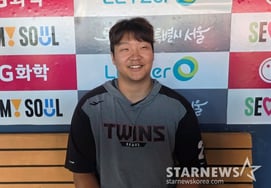 "Parece que te caigo bien": Moon Bo-kyung, también sorprendido 'ligeramente' por la confianza del seleccionador nacional, ¿por qué aceptó con orgullo la insignia de la estrella a pesar de la presión como bateador número 4 del LG?