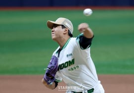 [Photo] 'Emergency Deployment in the Top of the 5th' Park Jeong-hoon