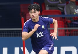Sorpresiva convocatoria de Lee Ki-hyeok en el equipo de Hong Myung-bo → lesión de titulares → probable titular sorpresa... ¿Podrá 'la Cenicienta de Hong Myung-bo' Lee Ki-hyeok convertirse en la nueva revelación del Mundial? [Cuenta regresiva para el partido contra la República Checa]