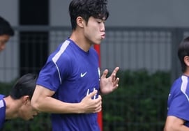 [Actualidad en el terreno] 'Golpeador de 16 goles en la Bundesliga·Jugador del año': la selección de Hong Myung-bo enfrenta a la 'formidable' alineación de la República Checa