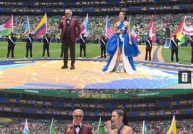 «Kedehon» Ли Джэ, «Greatest Moment» на корейской лирике на церемонии открытия чемпионата мира по футболу.