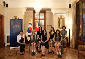 NMIXX, Appointed as Promotional Ambassadors for the British Embassy in Korea Campaign... "Role Models for Girls" [Star Issue]