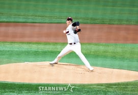 [Photo] 'Hanwha's starting pitcher An Woo-jin'