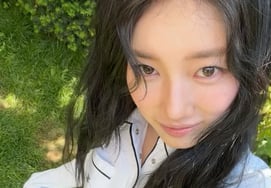 スジ、角度を無視した完璧な美貌..ソン·ヘギョも「♥」
