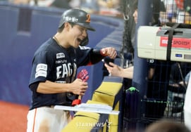 [Chụp ảnh] 1 điểm nữa! ' Shim Woo Joon đang hoan hô