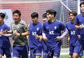 [Photo] Park Jin-seop 'Sprinting from the center'