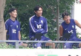 [Chụp ảnh] Son Heung Min 'Thích bóng râm quá'