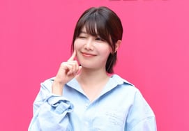 Choi Soo-young makes her first official appearance after breaking up with Jung Kyung-ho.. Bright smile spotted [Star Issue]