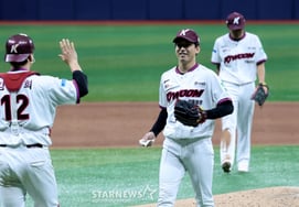 '2 victorias y 14 derrotas': temblaba ante Hanwha, pero Kiwoom logra su 'victoria de barrido tras 798 días'... la bullpen dividió la suerte [en el campo de Gochok]