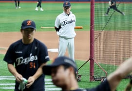 [In One Go] 'Winning isn't guaranteed, but getting swept is unbearable!' Manager Kim Kyung-moon prepares for the game against Kiwoom