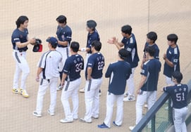 «¡Increíble!» Doosan, que derrotó incluso a KIA, logra una «racha de cinco victorias consecutivas» en gran forma. Subió de posición, superando a Hanwha. «Kwak Bin, 1 carrera permitida con gran actuación + Park Chan-ho, 3 hits» [Reseña desde Gwangju]