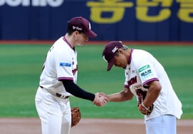 [フォト] アスリートへの礼儀は基本！チュ・ソンフン