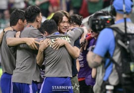 [フォト] 満面の笑みを浮かべるホン・ミョンボ監督