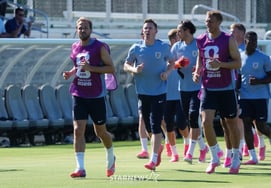 "Even though custom cleats and a tactical board were stolen..." England overcomes theft incident and conducts first training: "Even thieves can't stop us"