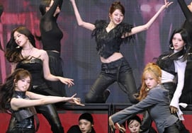 IVE, 2 Years Later in Sydney.. World Tour Concludes with 'Korean Chorus'