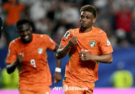Côte d'Ivoire, who crushed South Korea 4-0, overcame 'twice hitting the crossbar' misfortune to defeat Ecuador 1-0 and secure their first World Cup victory.