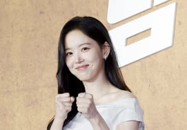Kang Han-na, pure white innocence once again [★Photo]