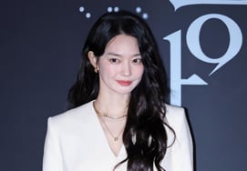 Shin Min-ah, «explosión de encanto» [★Fotos]